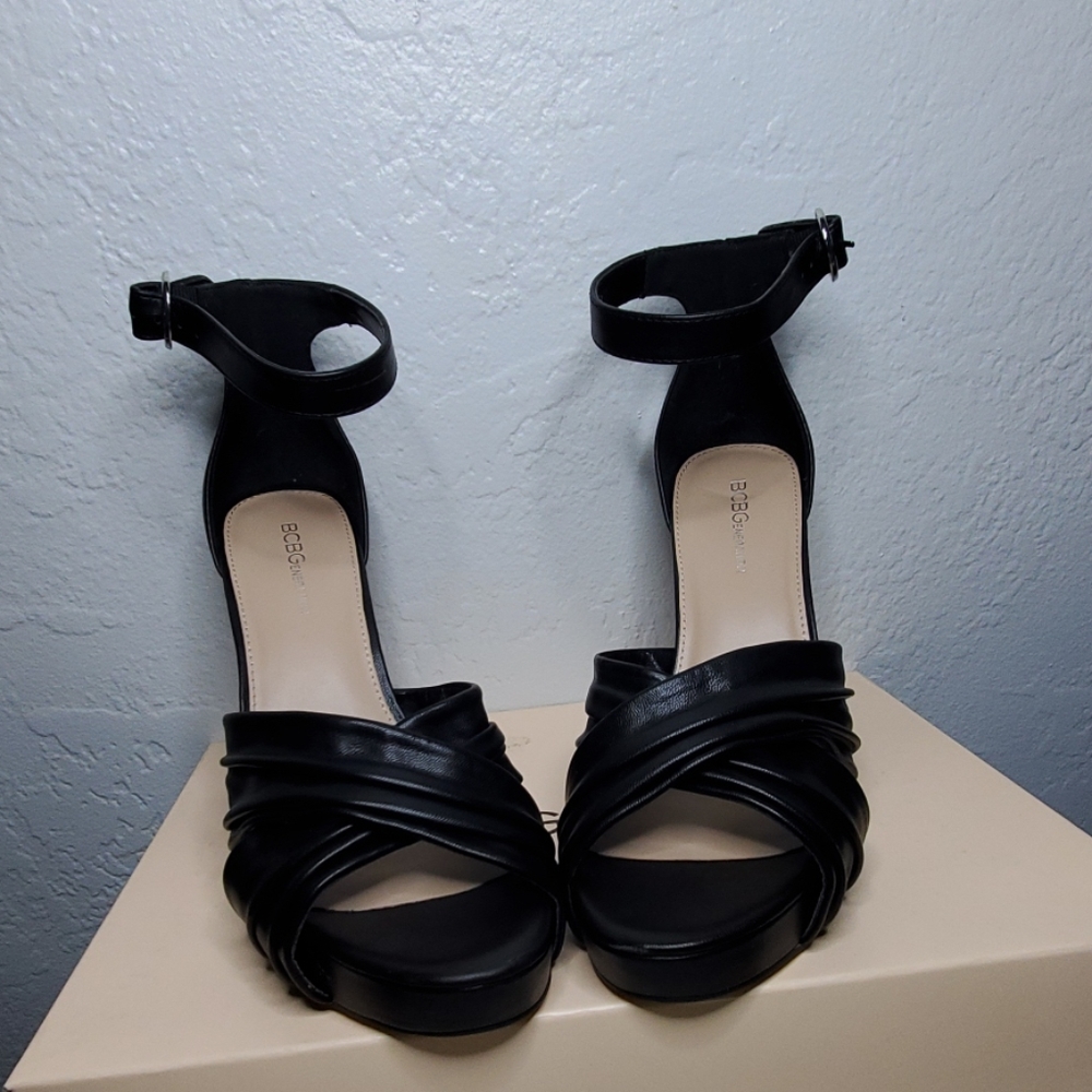 BCBGeneration Black Rounded High Heels. - Picture 4 of 7